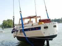 Einwassern -> Yacht nach 8 Jahren zurück ins Element