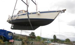 Einwasserung mit Kran 100 Tonnen